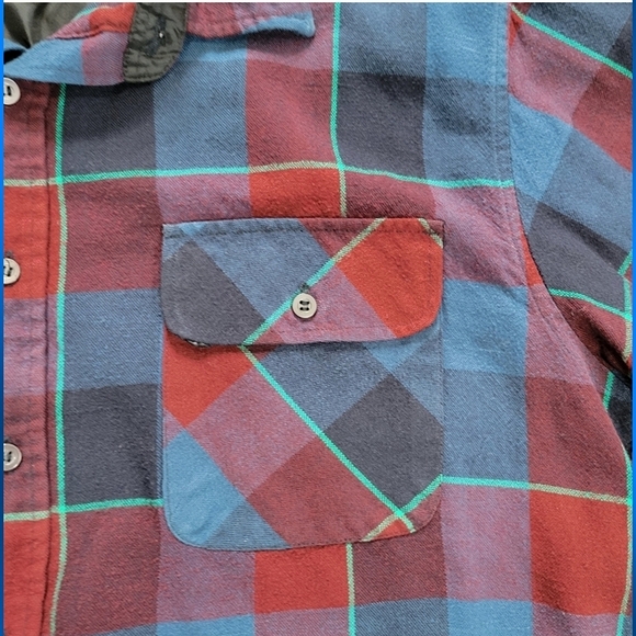 Coleman Flannel button front shirt Men's Size Medium red plaid - Picture 4 of 6